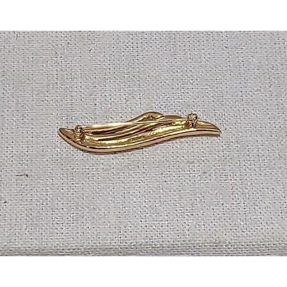 Vintage Signed Monet Cream Enamel Polished Gold Tone Metal Wave Brooch Pin - Picture 2 of 4